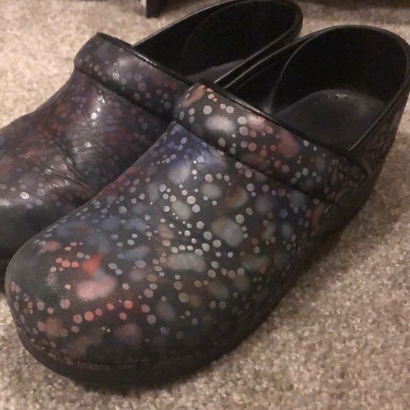 dansko patterned clogs